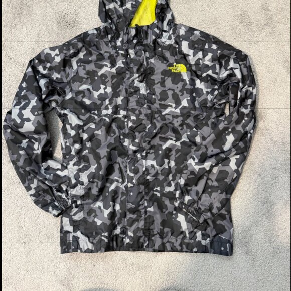 Boys The North Face Gray Camouflage Dryvent Lightweight Hooded Jacket. - Picture 4 of 4